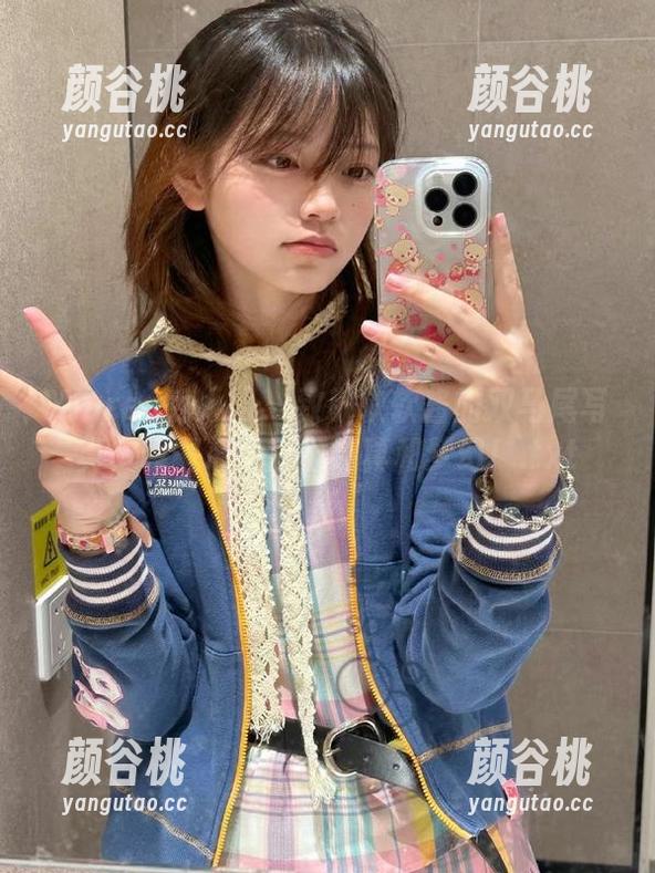 Xiuren秀人网 - 致敬软软酱的双马尾写真，唤醒心中那份纯真和梦幻！.txt