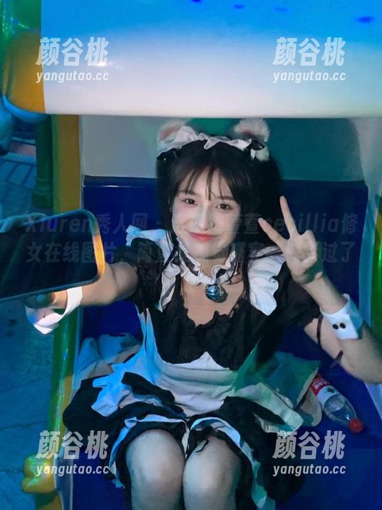 Xiuren秀人网 - 这组陆萱萱cecillia修女在线图片，简直是视觉盛宴，别错过了！.txt