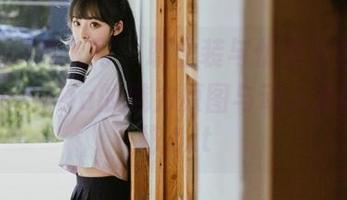Xiuren秀人网 – 职业装与优雅并存，陆萱萱cecillia的魅力原图与动人套图大揭秘.txt