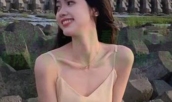 Xiuren秀人网 – 来看看精选图库中的陈怡曼肉丝写真，甜蜜满满哦！.txt