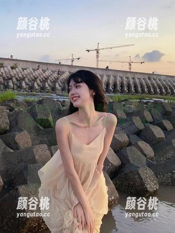 Xiuren秀人网 - 来看看精选图库中的陈怡曼肉丝写真，甜蜜满满哦！.txt