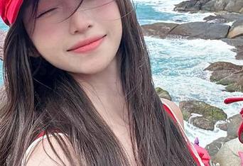 Xiuren秀人网 – 鹿小茜写真更新，这位女神的姿势真的是让人感到绝望啊！.txt