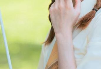 YALAYI雅拉伊 – 楚薇最新写真资源热荐，双眸点绛唇的唯美故事在这里.txt