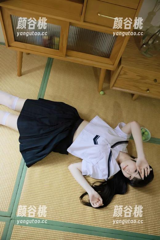 YouMi尤蜜荟 - 她是Cris_卓娅祺，御姐写真中绽放出的无尽魅力与图片作品.txt