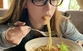 YouMi尤蜜荟 – Emily尹菲户外美图更新，随时随地享受自然的纯真与美丽！.txt