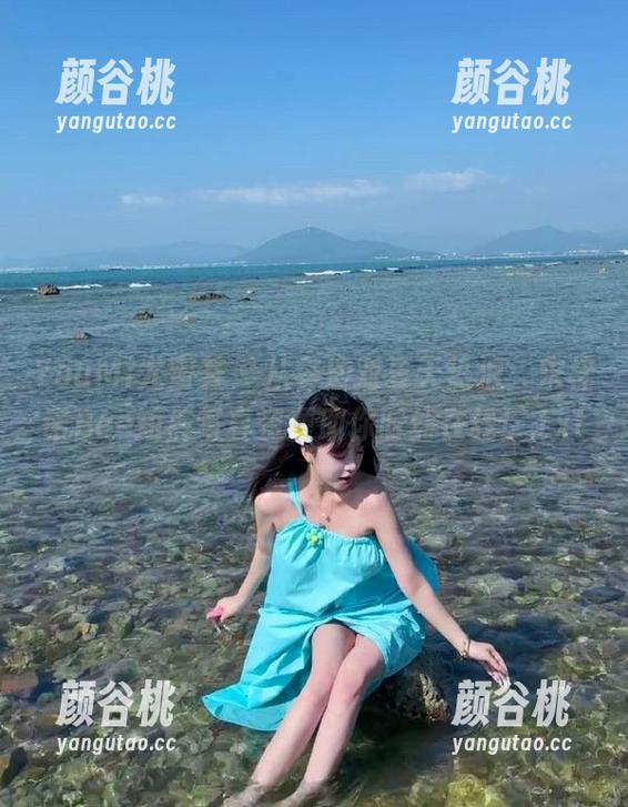 YouMi尤蜜荟 - 从容应对夏天热浪，宋梓诺Bee短裤写真资源助你时刻在线！.txt