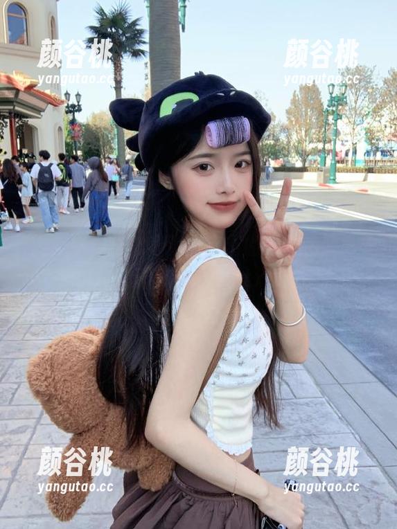 ZinieQ的日常奇遇：丰富的写真资源合集等你来发现！.txt