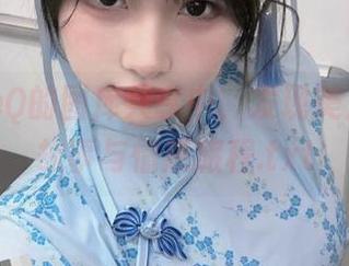 在ZinieQ的图库共享中，发现美足背后的故事与情感旅程.txt