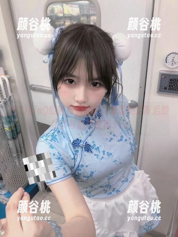 在ZinieQ的图库共享中，发现美足背后的故事与情感旅程.txt