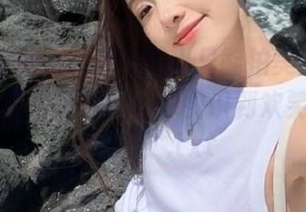 beautyleg – 谁说双人只能拍美照？Celia的搞笑写真原图让你见识到欢笑的无穷魅力！.txt