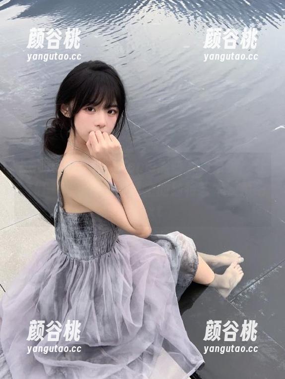 beautyleg - Momo黑白写真系列：让我们一起欣赏这位博主的独特艺术视角吧！.txt
