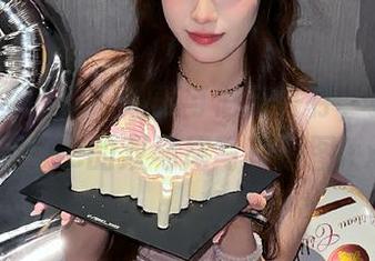 beautyleg – 柔美与俏皮并存，探秘Michelle的双马尾写真原图.txt