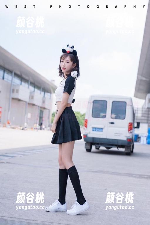 beautyleg - 最新简晓育清纯主题图片，尽显少女心中的纯净与美丽.txt