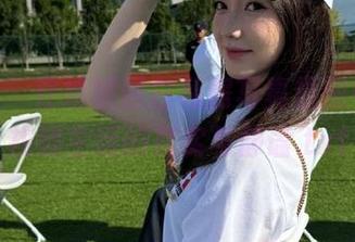 pans – 在妮妮黑白私房写真原图中，寻找到生活的真实与静谧.txt