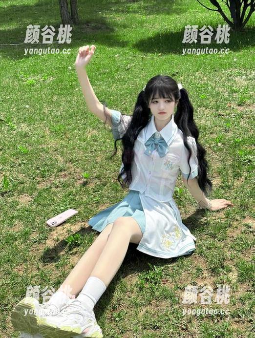 pans - 追寻宁宁空姐的时尚足迹：不可错过的写真资源与作品.txt