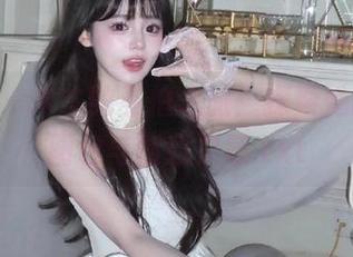pans – 木木的私拍之旅：探索她的秘书图包与创意灵感.txt