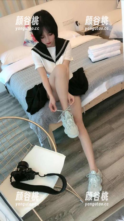 享受视听盛宴，观看yui金鱼连体衣的魅力，原图尽显经典之美！.txt