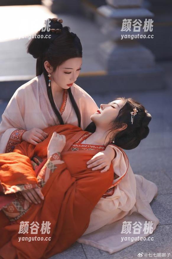 来吧！七七娜娜子“金莲”美照更新，图片背后的秘密你知道吗？.txt