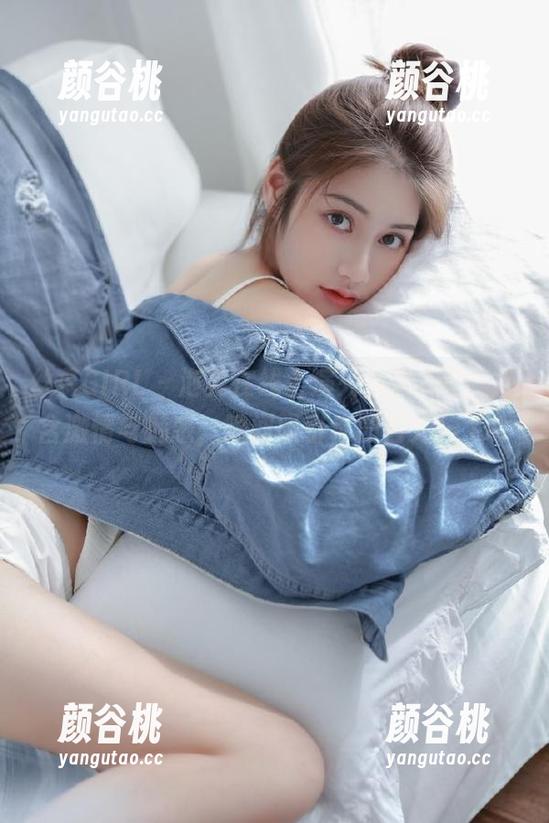 丝慕GIRL - 泡芙在线上演死库水美图，饱含激情与魅惑，瞬间吸引你的目光！.txt