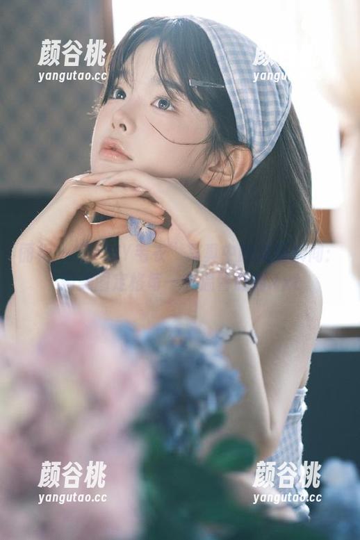 丽柜 - “AMY毛衣”写真中的美丽瞬间：用美图定格每一个温馨时刻.txt