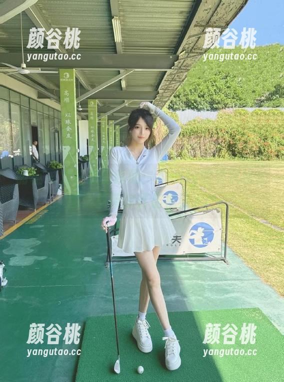 丽柜 - 定格美丽瞬间：Amily眼镜风格套图合集带你开启视界.txt