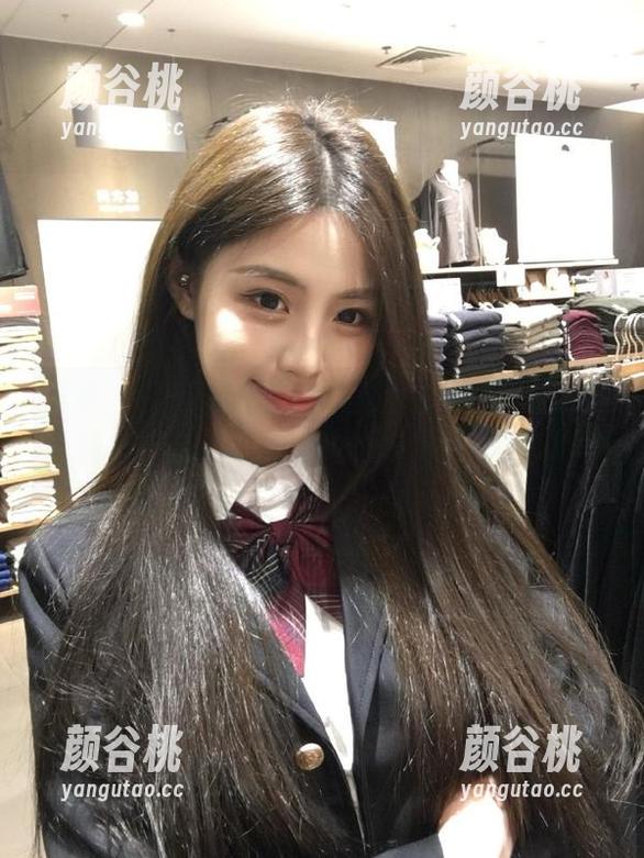 丽柜 - 最新写真作品发布：小熊呈现双生花花季岁月，感受青春的浪漫与朝气.txt