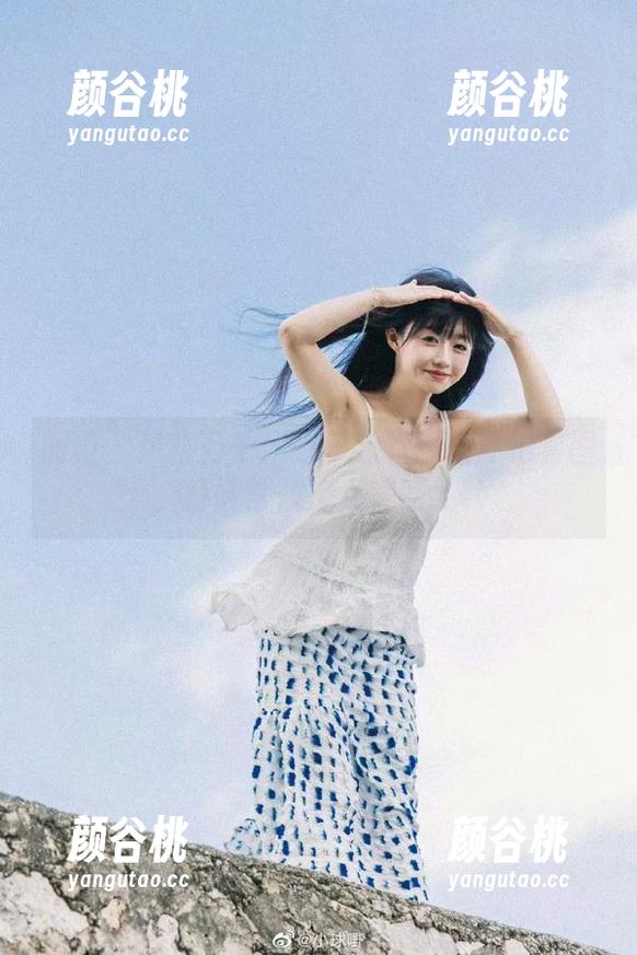丽柜 - 风格万千：慕子独特御姐私拍套图，打破常规定义美丽.txt