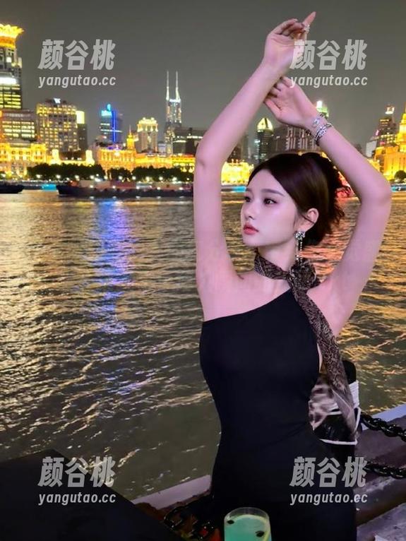 丽柜 - 甜甜女友图包分享：带给你视觉盛宴，捕捉每个动人瞬间的美丽.txt