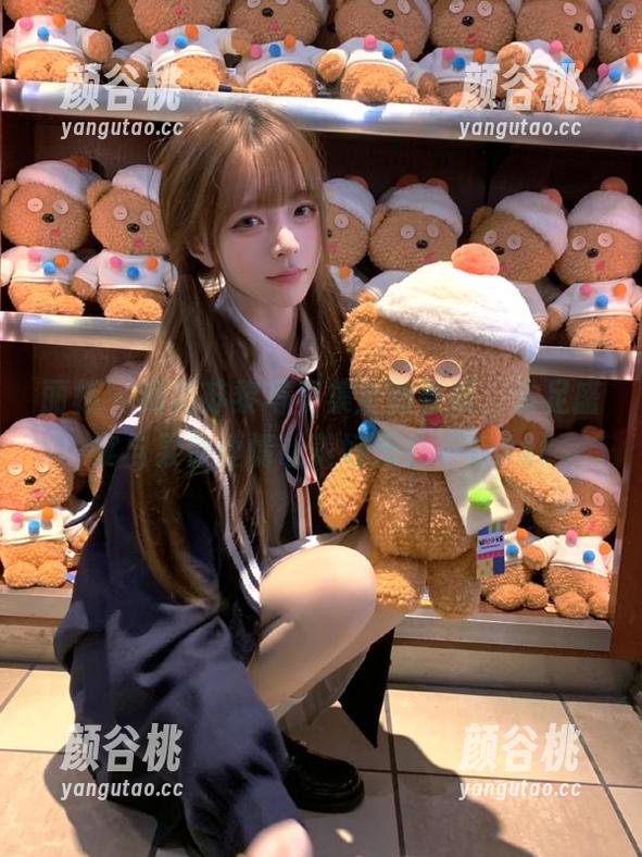 丽柜 - 畅游苏黎写真集全新更新，贵足盛宴与果香丝情让美好无处不在.txt