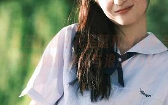 丽柜 – 蕊蕊的双生花圣诞私房写真合集：探索她的神秘与浪漫.txt