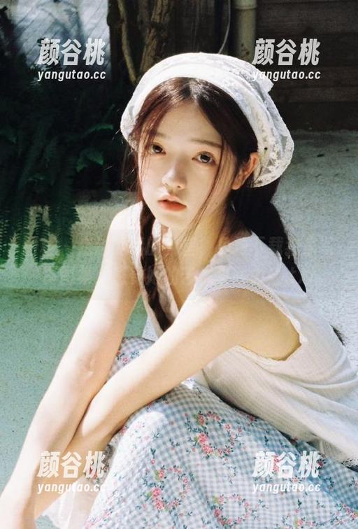 丽柜 - 走进钟晴的教室，免费下载独家写真图集，感受她的艺术生命力！.txt