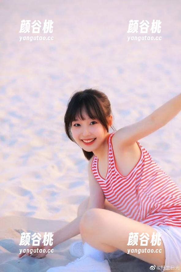 丽柜 - 夏天的魅力：黄芬与自然和谐共舞的精彩写真图片资源.txt