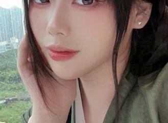 九言从不咕咕日常的高清写真艺术，记录生活中那些动人心弦的瞬间.txt