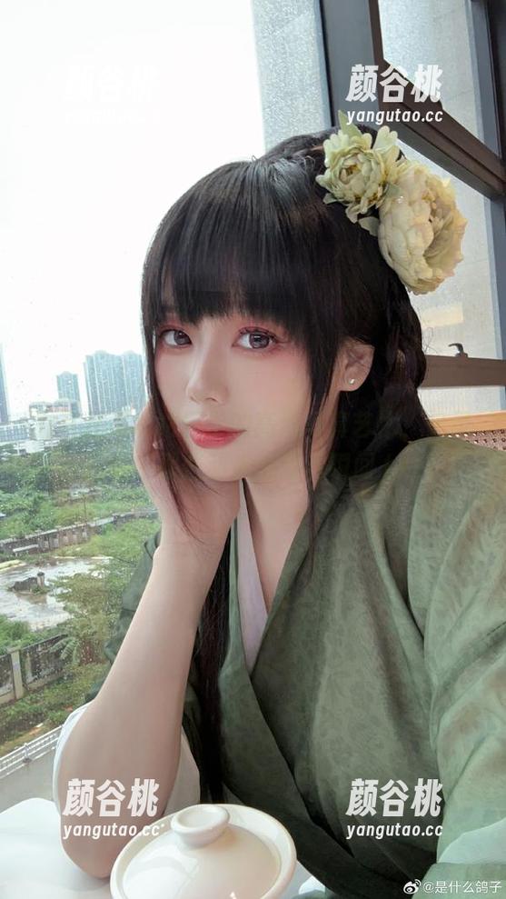 九言从不咕咕日常的高清写真艺术，记录生活中那些动人心弦的瞬间.txt