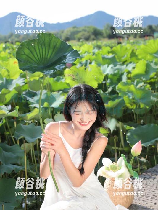 睡衣梦幻之旅：二阶堂宅绘子精选图包带你探索她的私人世界.txt