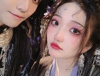 云溪溪双人写真图库分享：艺术与情感交融下的美好瞬间.txt
