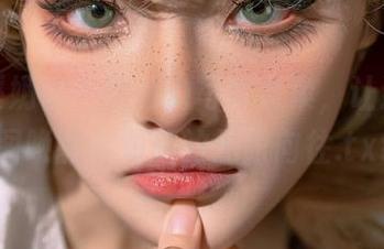 云溪溪奶桃长腿魅力写真合集，让这组套图唤醒你对美的无限向往.txt