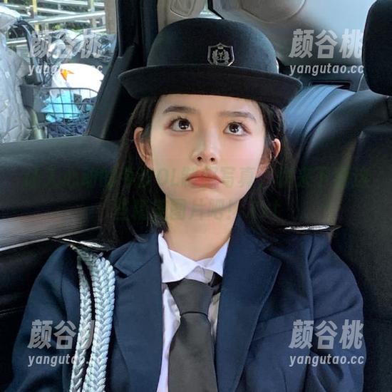 让人心动的今汐OL制服写真，快来下载这些精美图片吧！.txt