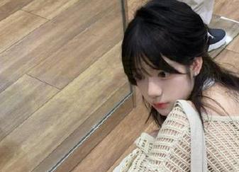 余多多Dudu的办公室美图合集：在工作中绽放的无限魅力，尽在其中！.txt