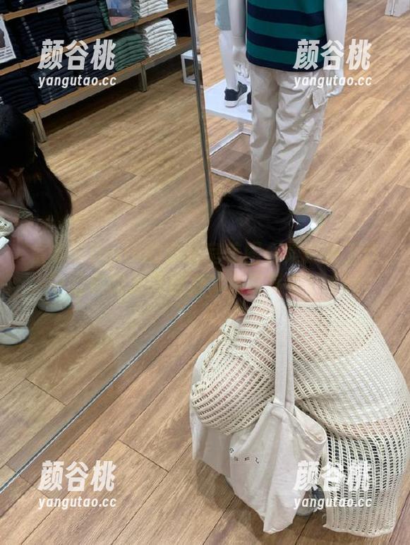 余多多Dudu的办公室美图合集：在工作中绽放的无限魅力，尽在其中！.txt