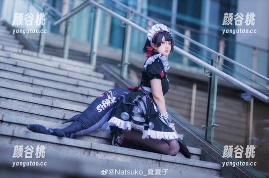 你夏夏最新作品集揭幕：圣诞魔太郎的奇幻写真探秘.txt