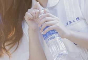微密圈 – 保守的二舅妈独家分享，舅妈来喽，全套图集不容错过！.txt
