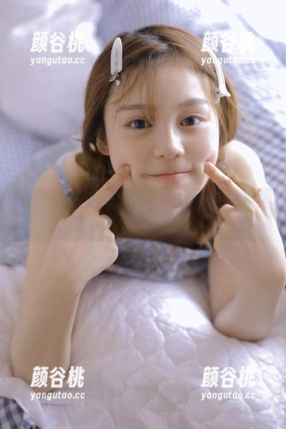 克拉女神 - 吕佳的娇小可人图包：让你笑出声的可爱瞬间！.txt