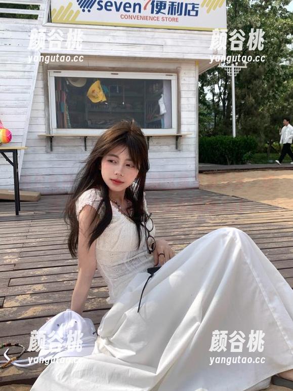 克拉女神 - 舒彤水手服图集免费分享，展现清纯可爱的海洋少女风格.txt