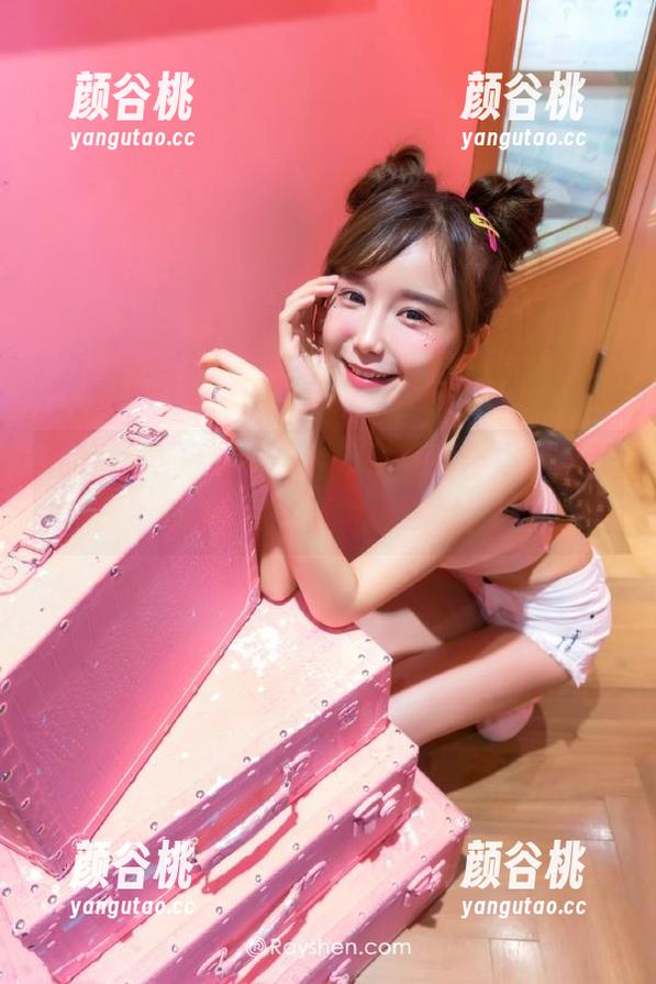 克拉女神 - 观看菲菲天使写真合集，揭开她美丽背后的故事！.txt