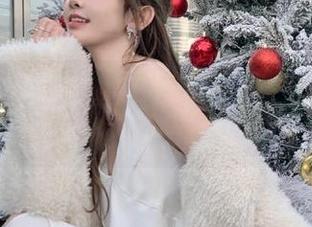 兔玩映画图库更新：泳装蕾姆和贞德的精彩写真资源来啦.txt