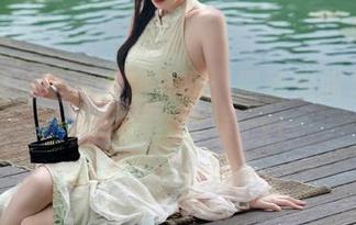 兔玩映画呈现私房美图：黑丝房间里的诱惑与神秘并存.txt