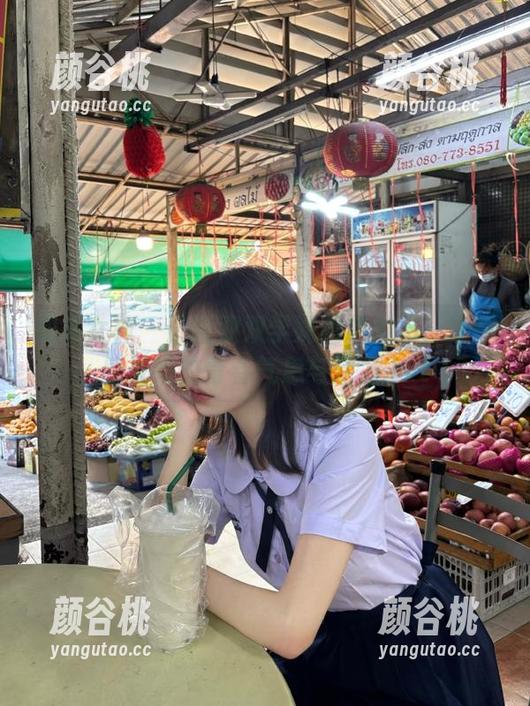 初夏女神 - 最新双双学妹图集发布：让你感受她的青春气息与活力.txt