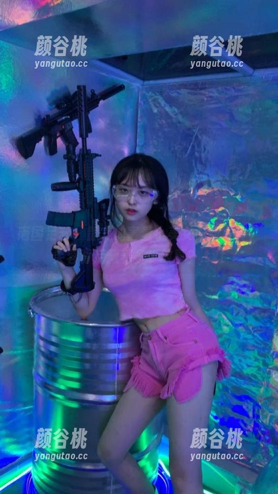 南国足艺 - 静儿的害羞小美女最新写真，笑容背后藏着多少故事？.txt
