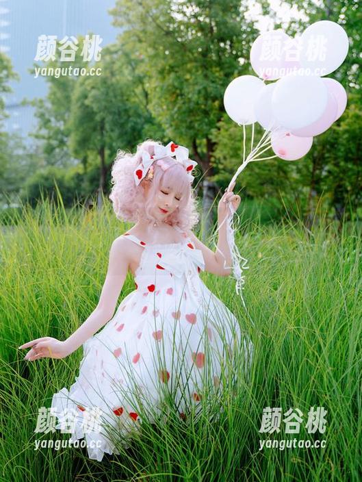 叉子宝宝奶牛主题写真：独家原图与精选套图在线分享.txt